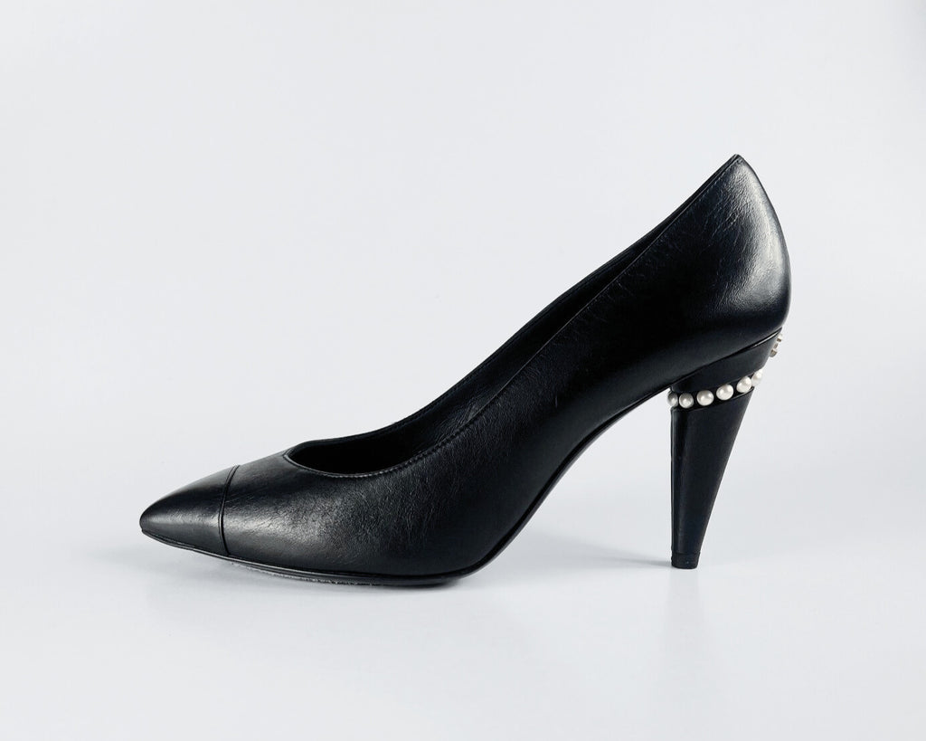 Chanel Black Leather Pearl Embellished Pointed Toe Pumps (EU 38.5)