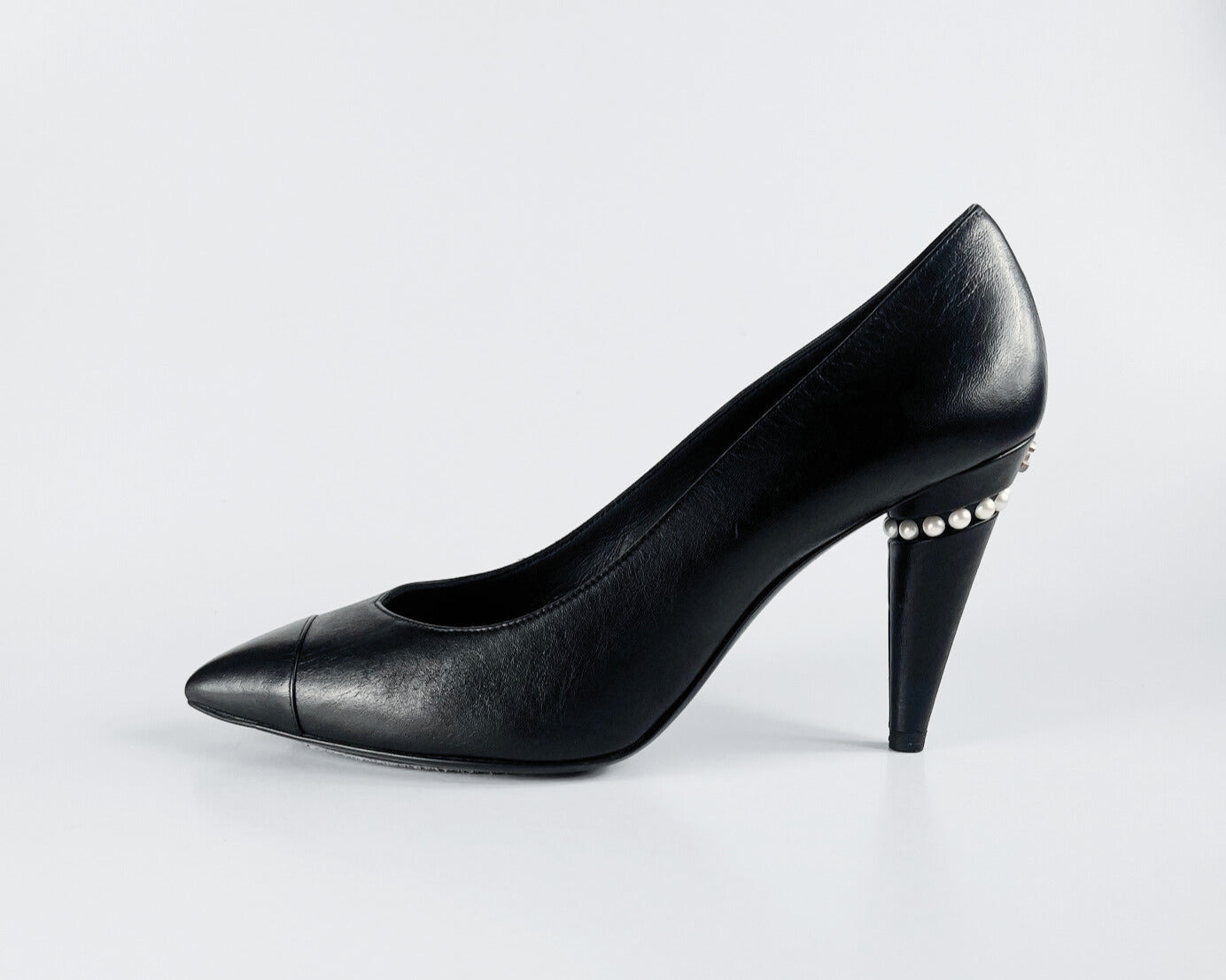 Chanel Black Leather Pearl Embellished Pointed Toe Pumps (EU 38.5)