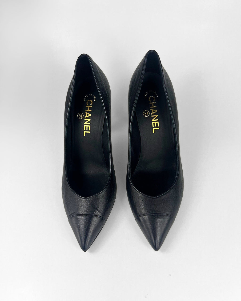 Chanel Black Leather Pearl Embellished Pointed Toe Pumps (EU 38.5)
