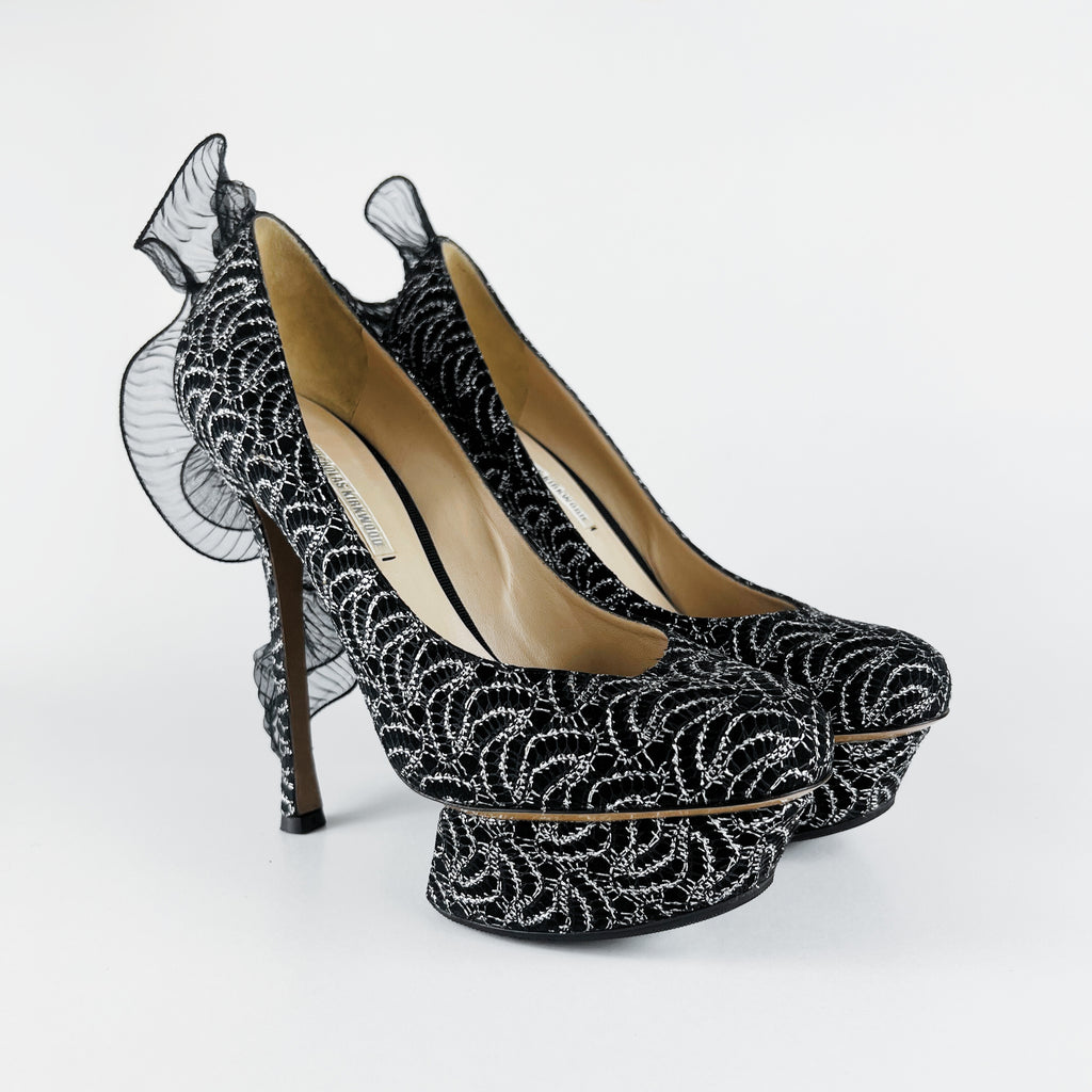 Nicholas Kirkwood Black Metallic Ruffle Trimmed Platform Pumps (EU 38.5)